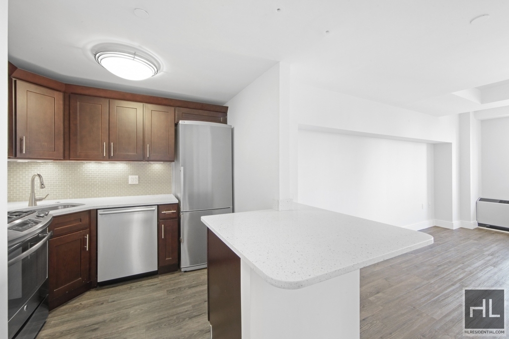 East 91st Street - Photo 17
