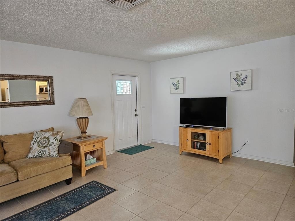 304 Grayston Place - Photo 4