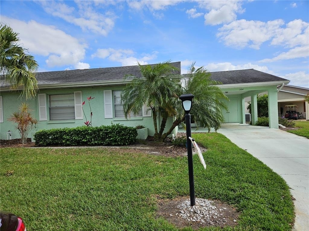 304 Grayston Place - Photo 0