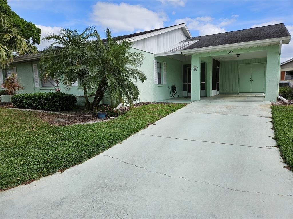304 Grayston Place - Photo 1