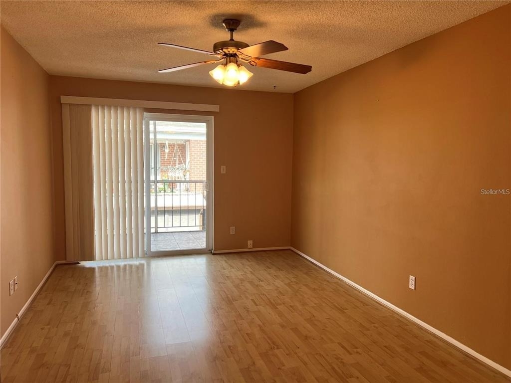 8542 10th Street N - Photo 4