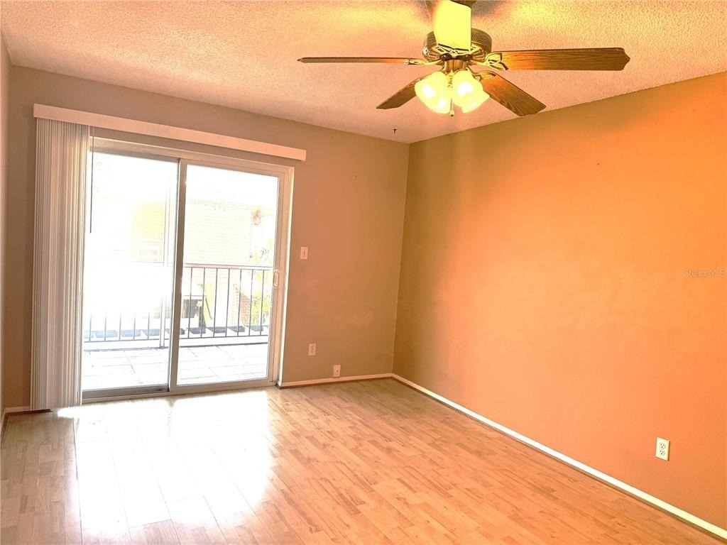 8542 10th Street N - Photo 5