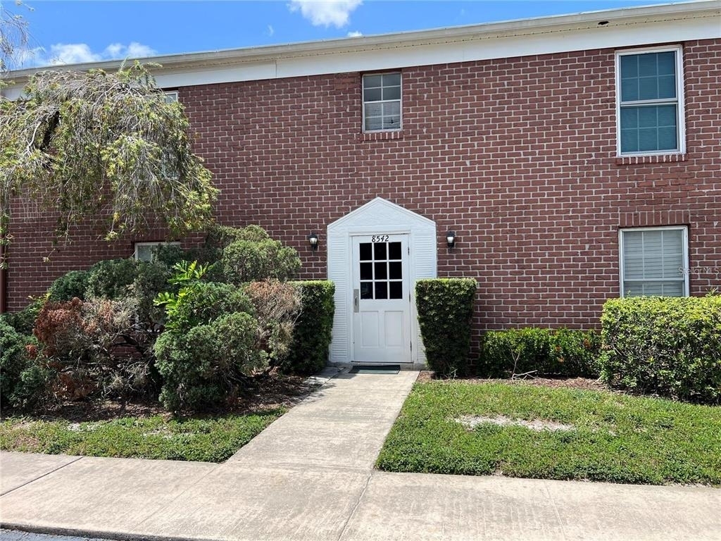 8542 10th Street N - Photo 0