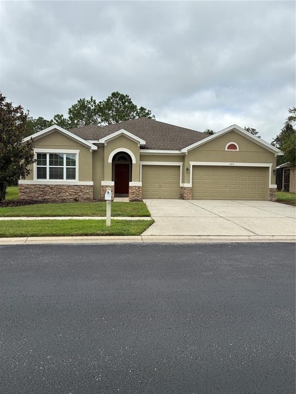 2319 Nesslewood Dr - Photo 0