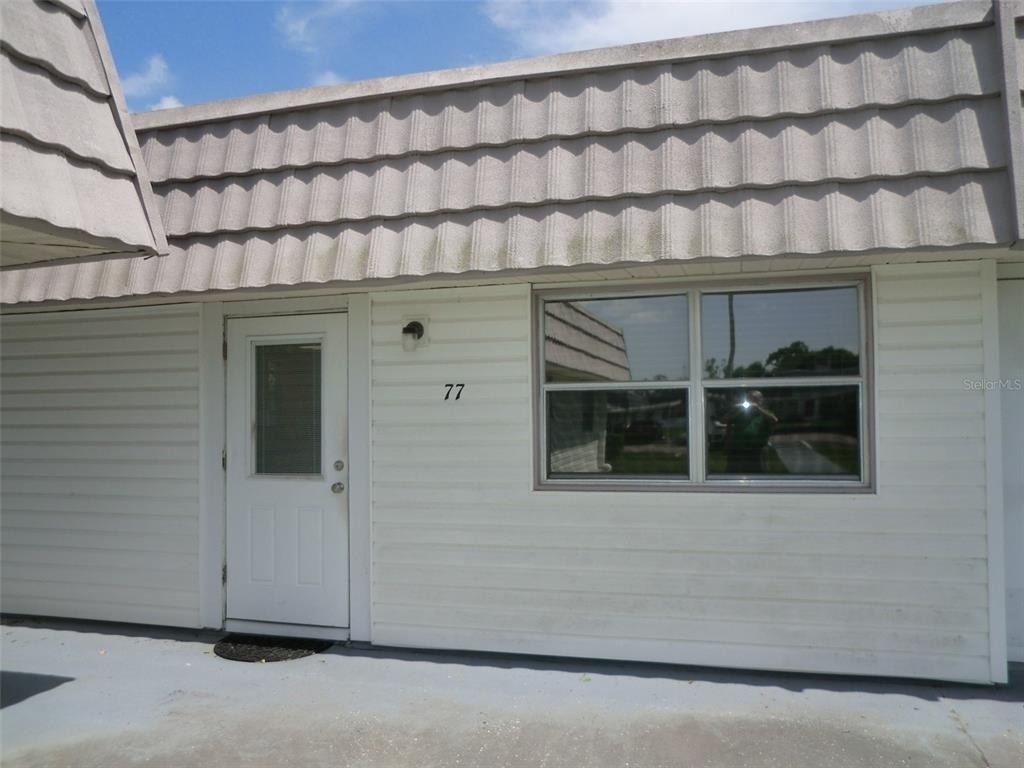 206 Andover Place N - Photo 0