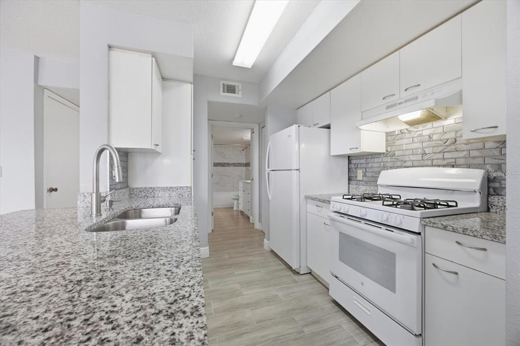 1612 Columbia Arms Circle - Photo 7