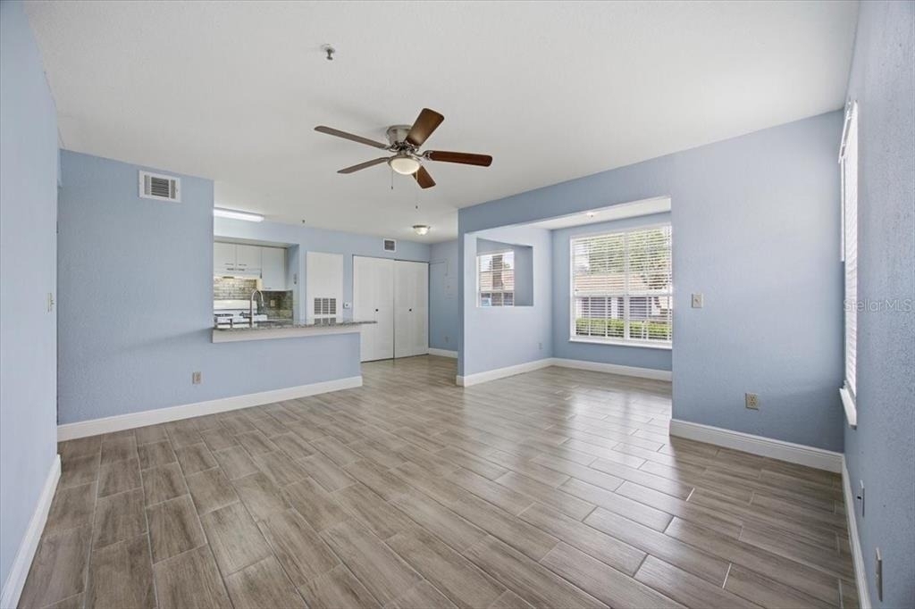 1612 Columbia Arms Circle - Photo 2