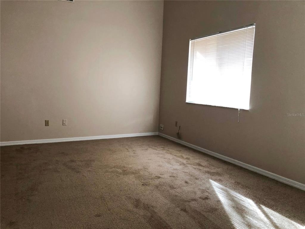 906 Robinhood Court - Photo 2