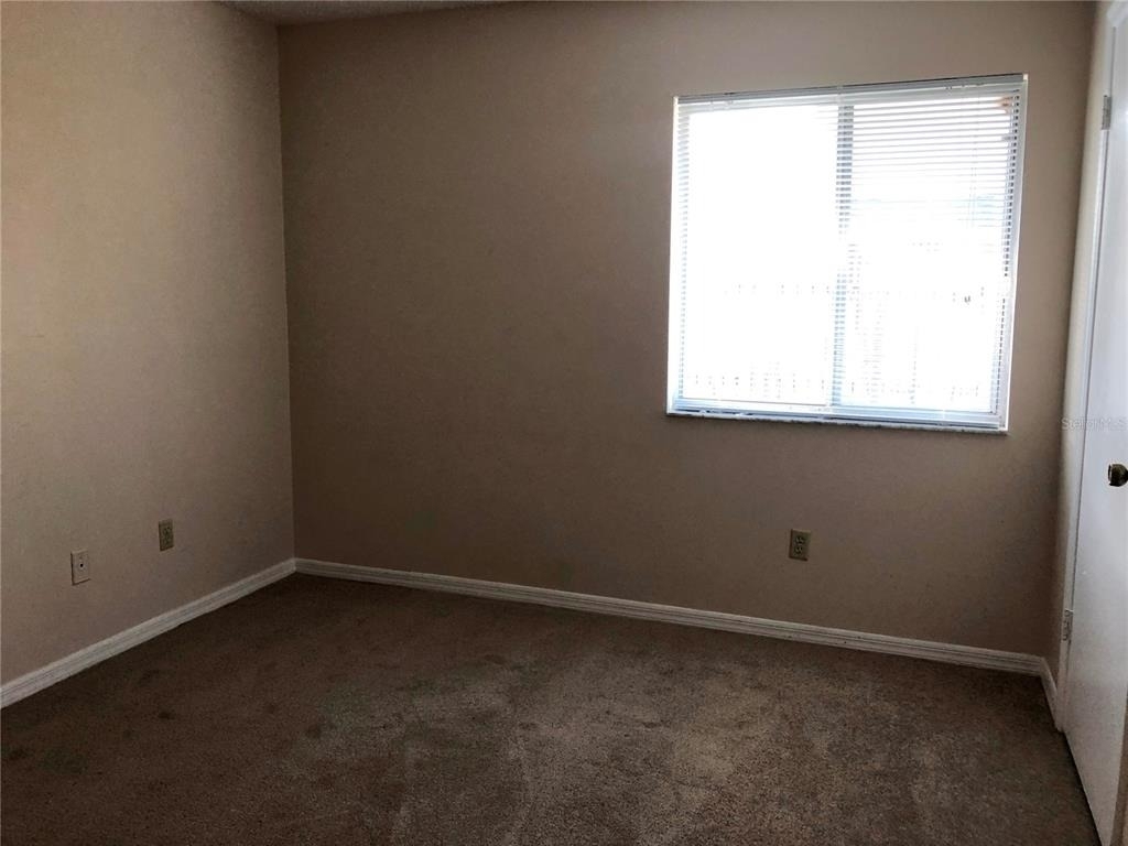 906 Robinhood Court - Photo 8