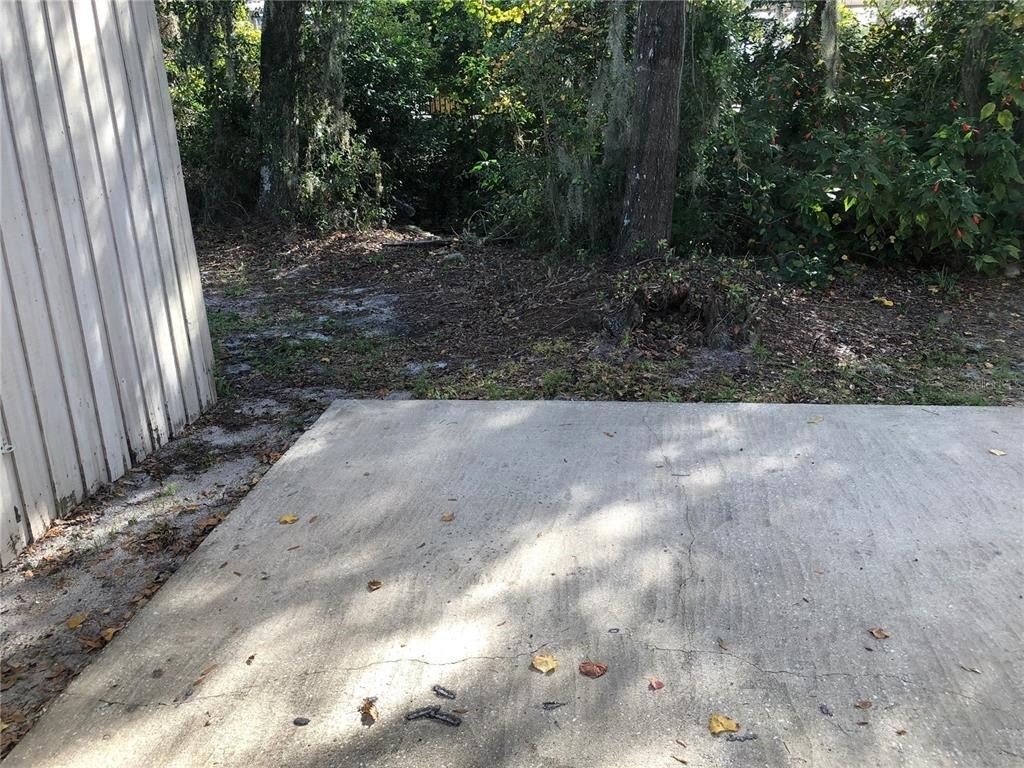 906 Robinhood Court - Photo 10