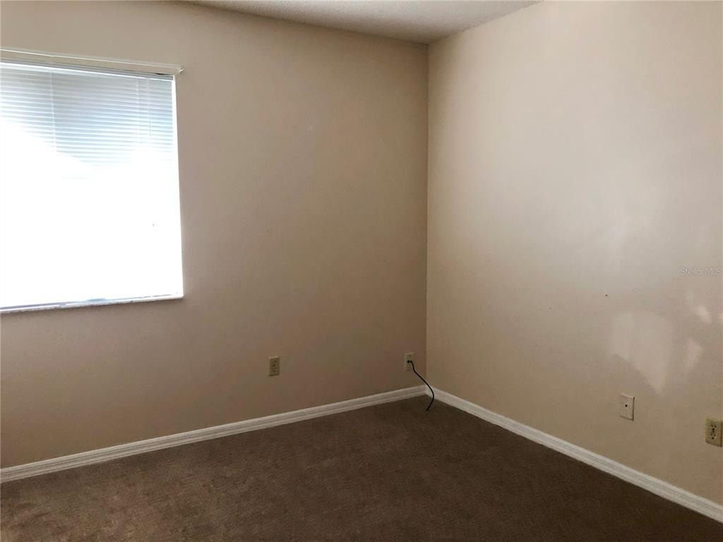 906 Robinhood Court - Photo 9