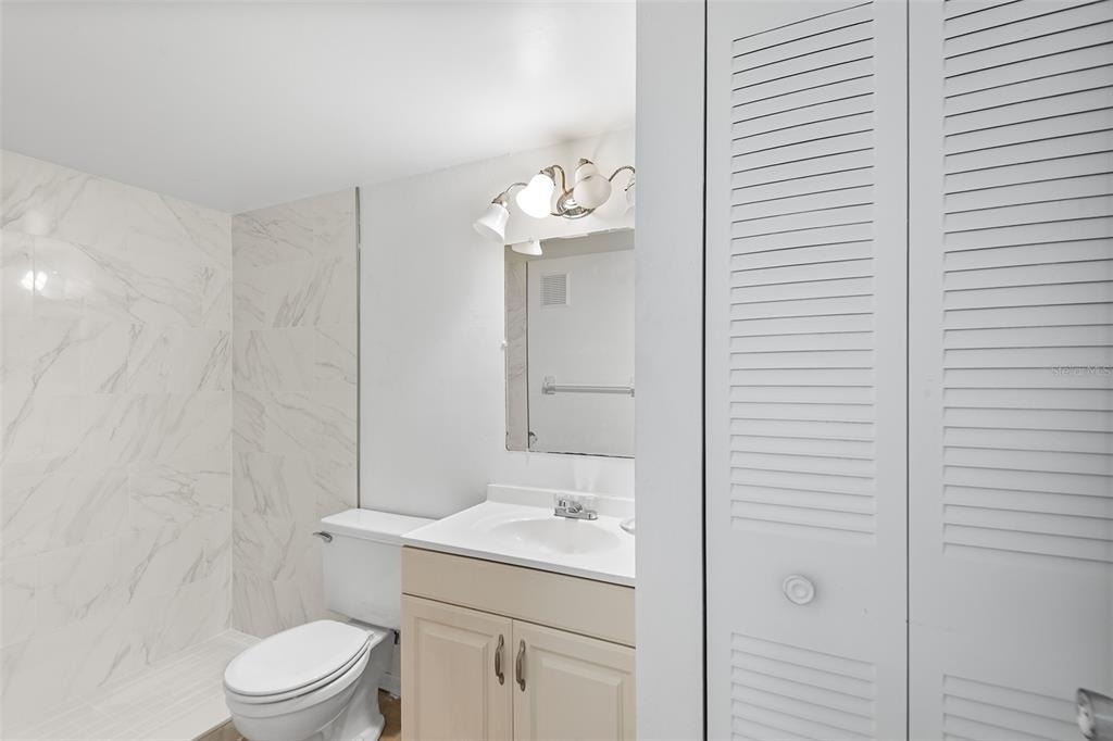 555 62nd Street S - Photo 5