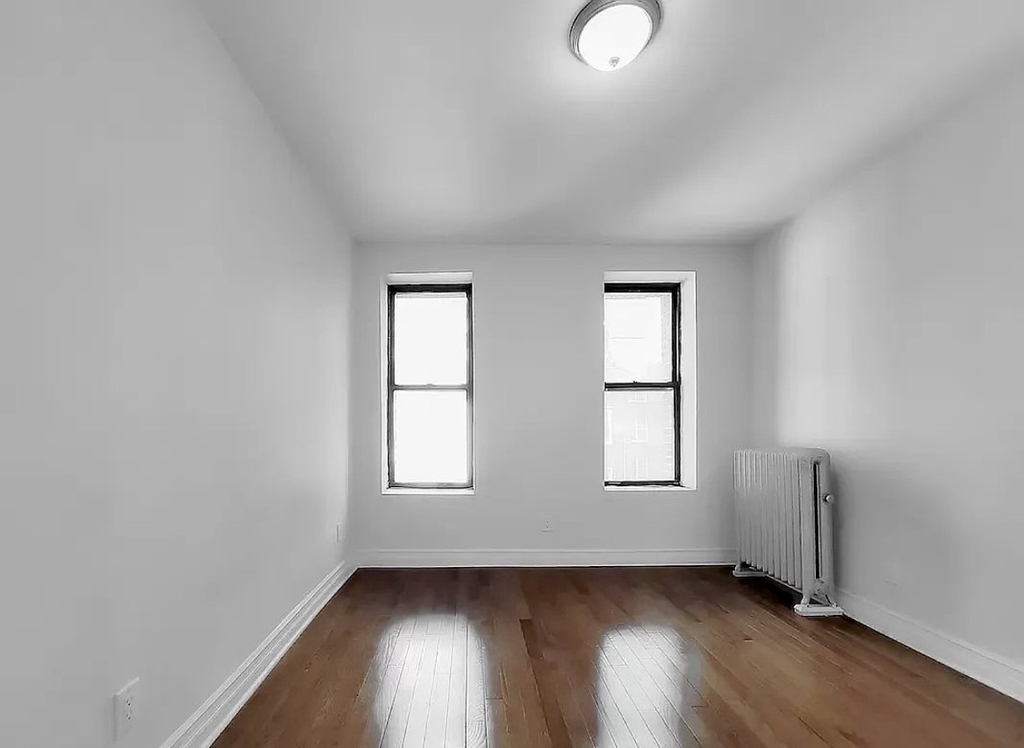 162 East 33rd Street - Photo 4