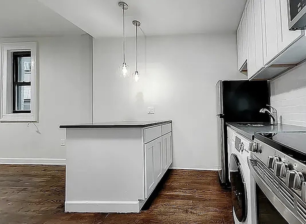 162 East 33rd Street - Photo 2