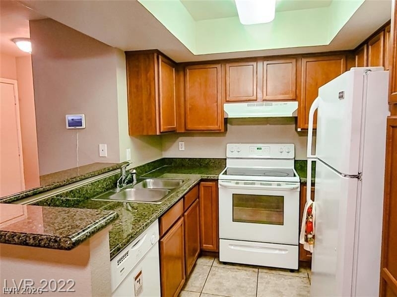 1455 E Katie Avenue - Photo 3