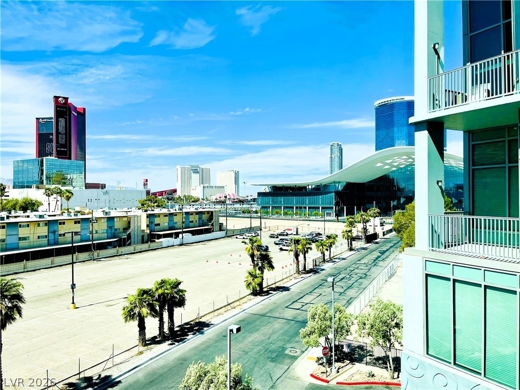360 E Desert Inn Road - Photo 18