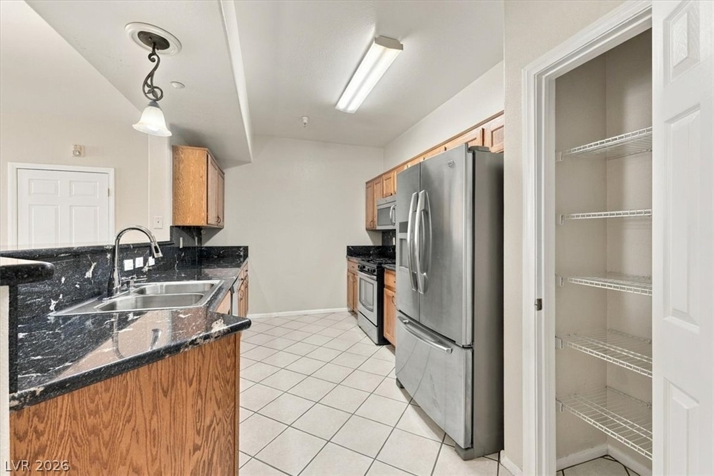 5855 Valley Drive - Photo 3