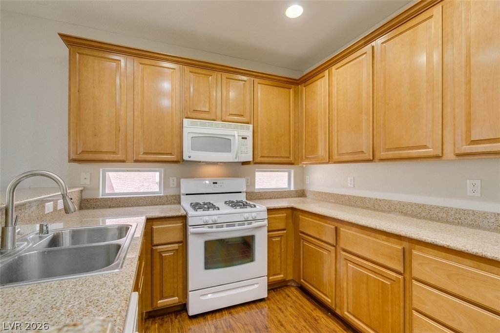 9341 Colorful Rainbow Avenue - Photo 23