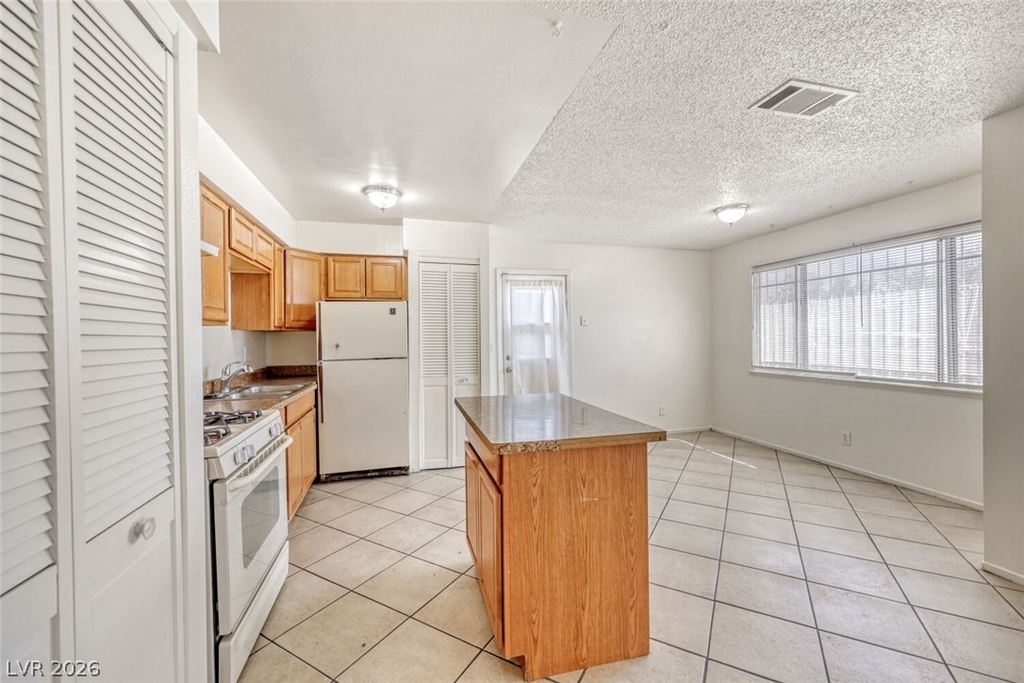 1272 Lawry Avenue - Photo 15