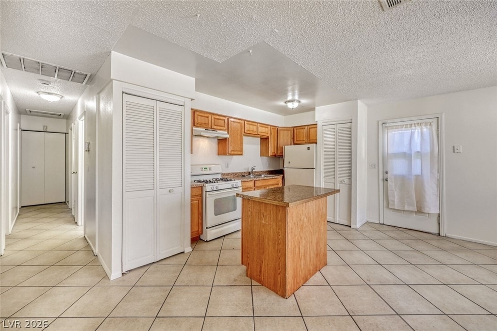1272 Lawry Avenue - Photo 14
