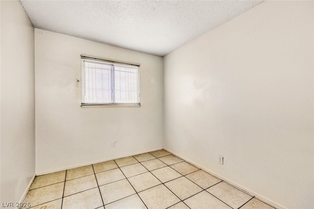 1272 Lawry Avenue - Photo 19