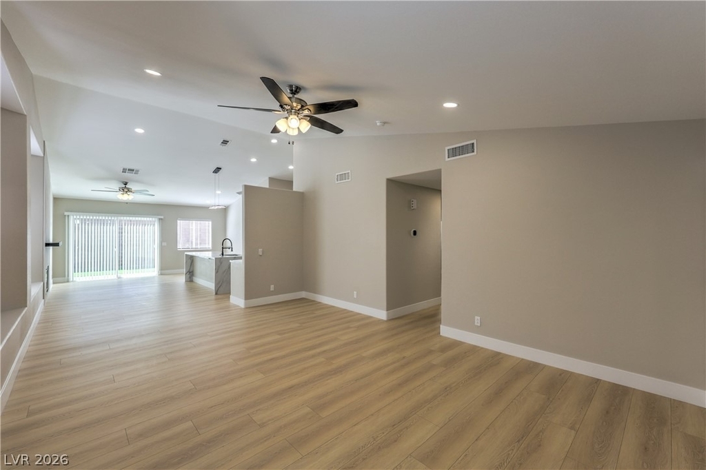 7633 Prairie Corners Drive - Photo 8