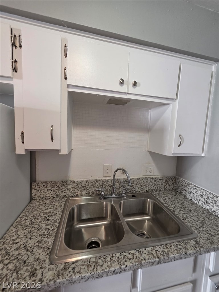1075 E Desert Inn Road - Photo 7