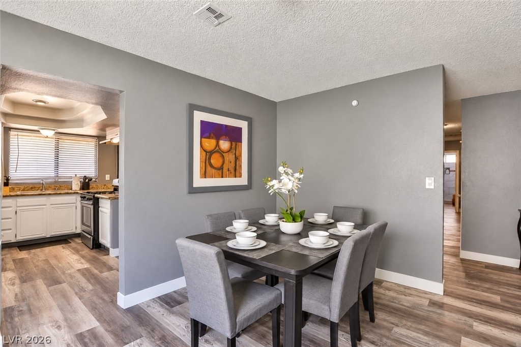 533 Sheffield Drive - Photo 4