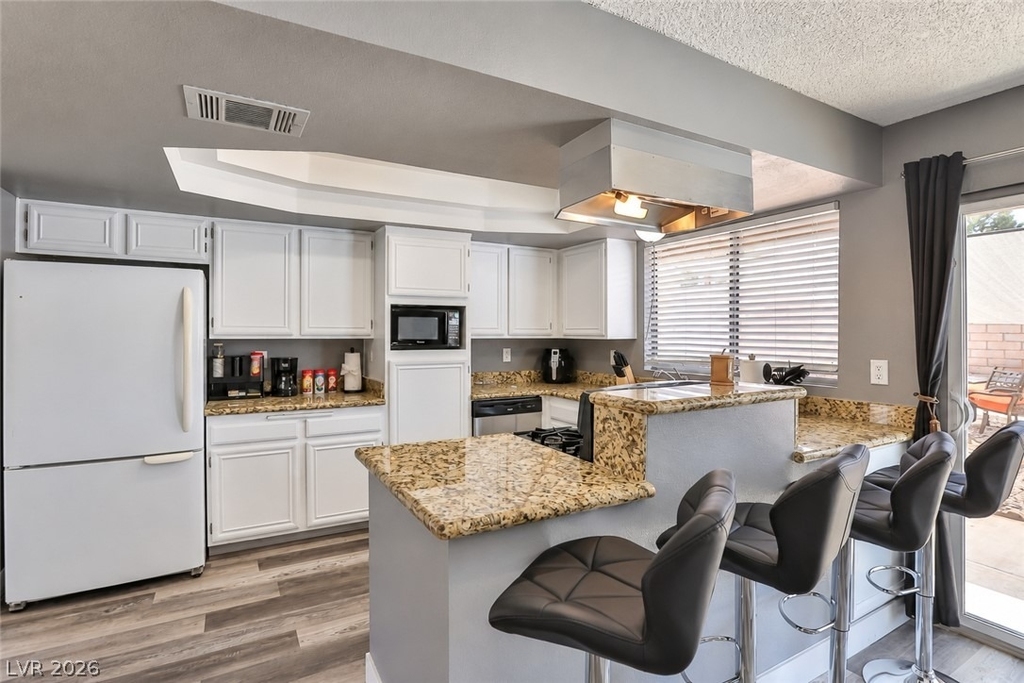 533 Sheffield Drive - Photo 3