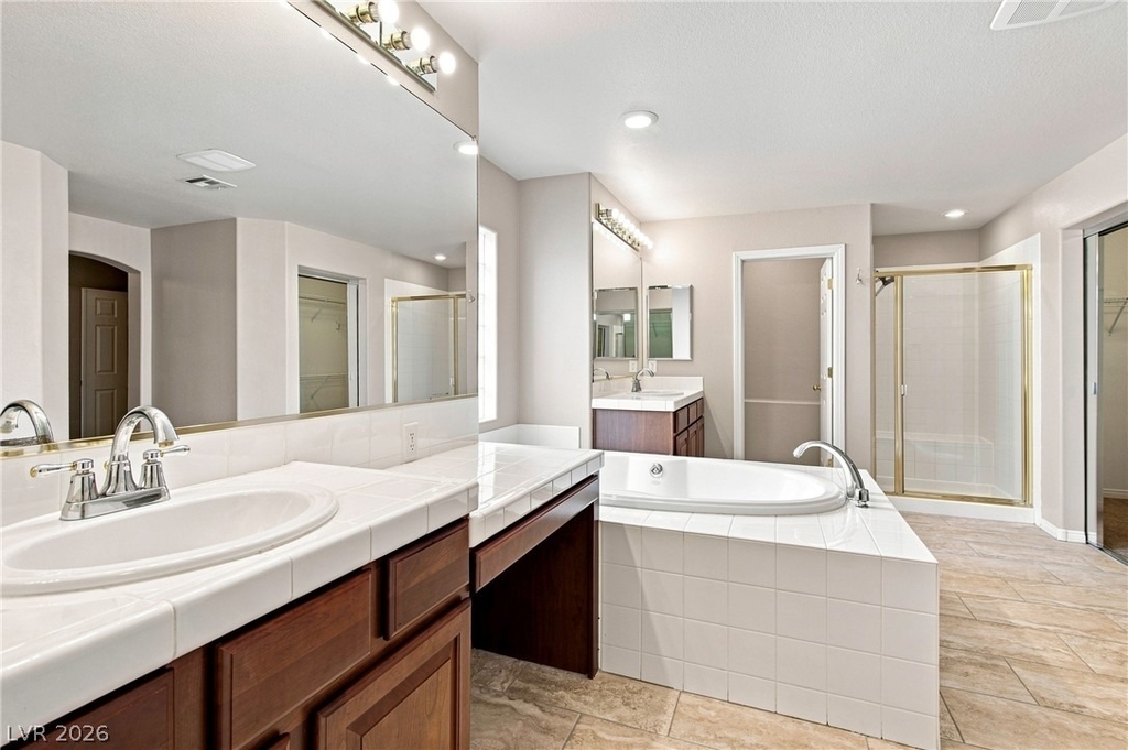 1464 European Drive - Photo 32