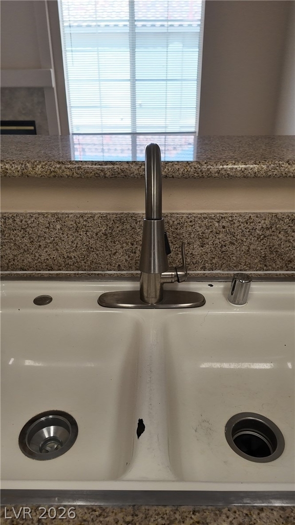 1900 N Torrey Pines Drive - Photo 22