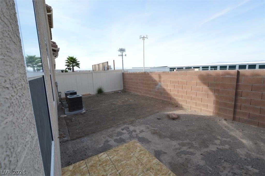 6670 Tulip Falls Drive - Photo 7
