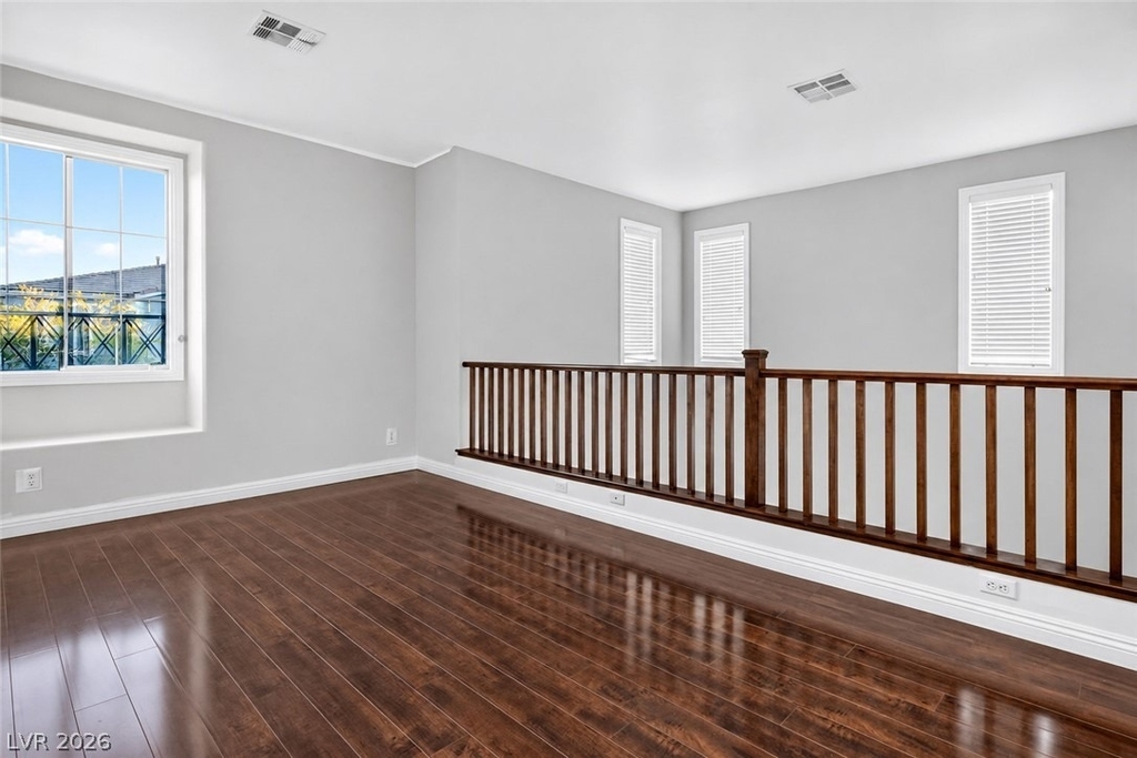 6276 Huntington Ridge Avenue - Photo 10