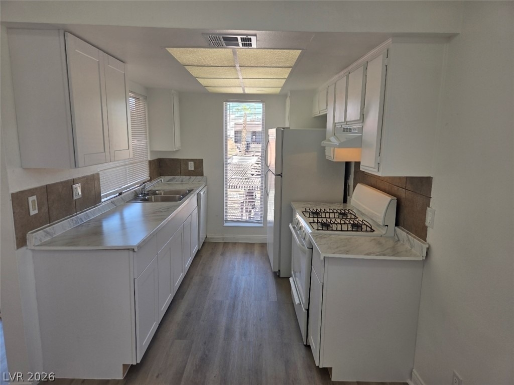 1405 Vegas Valley Drive - Photo 3