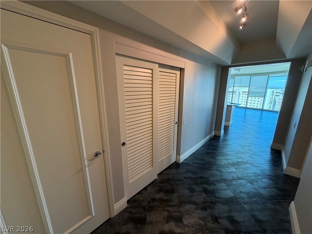 222 Karen Avenue - Photo 3