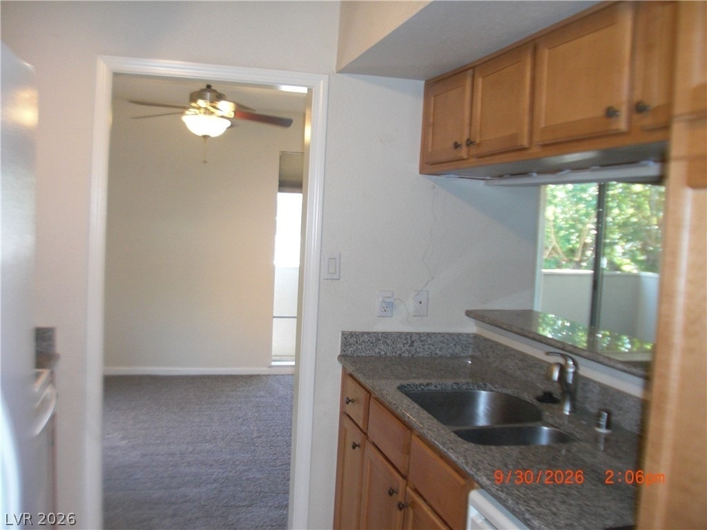 769 Oakmont Avenue - Photo 9