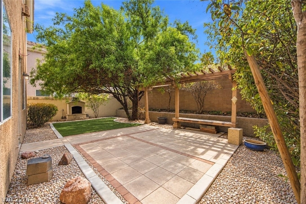 9261 Bearded Iris Avenue - Photo 20