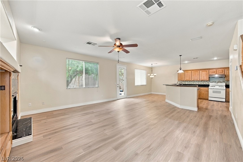 9261 Bearded Iris Avenue - Photo 9