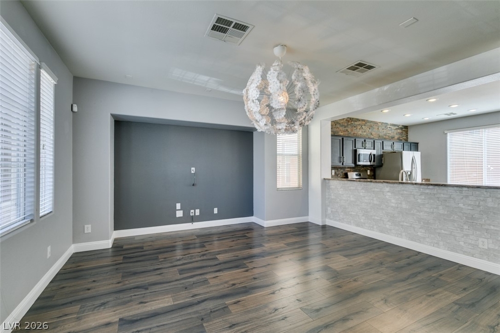 8365 Rygate Avenue - Photo 2