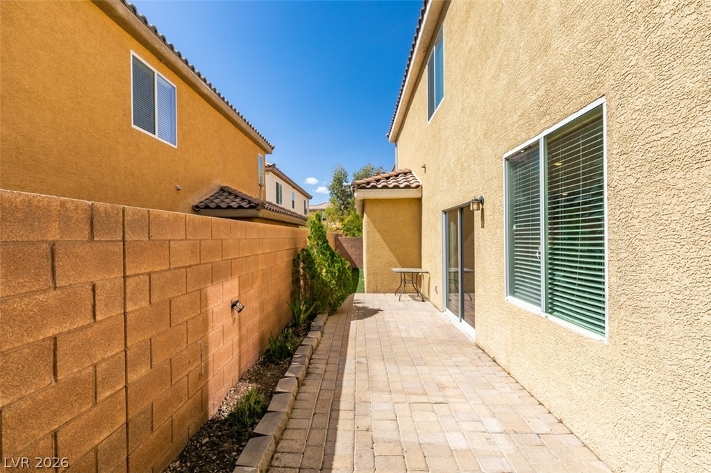 8365 Rygate Avenue - Photo 20