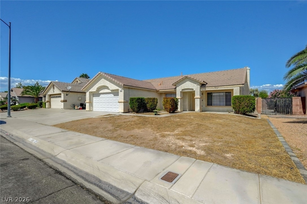 5016 Rancher Avenue - Photo 3