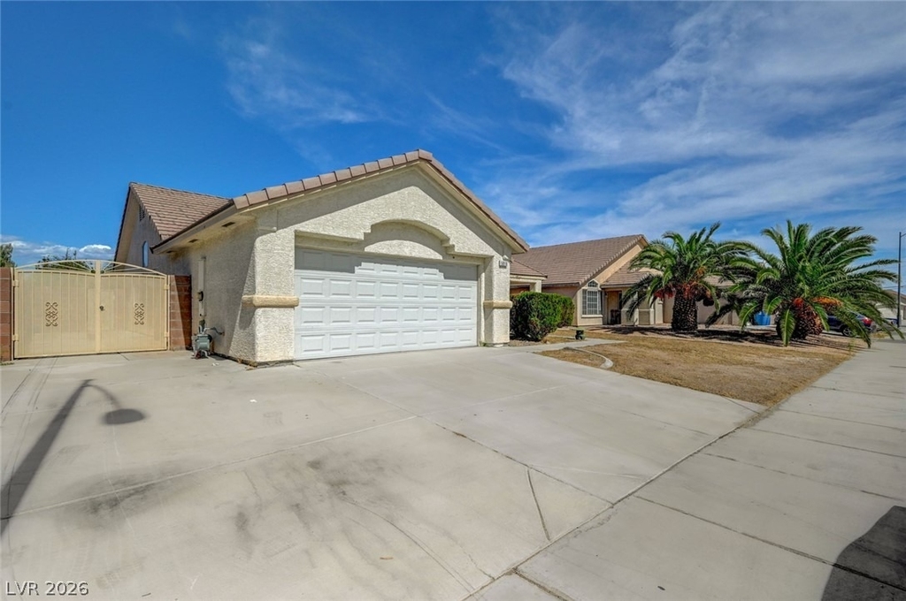 5016 Rancher Avenue - Photo 2