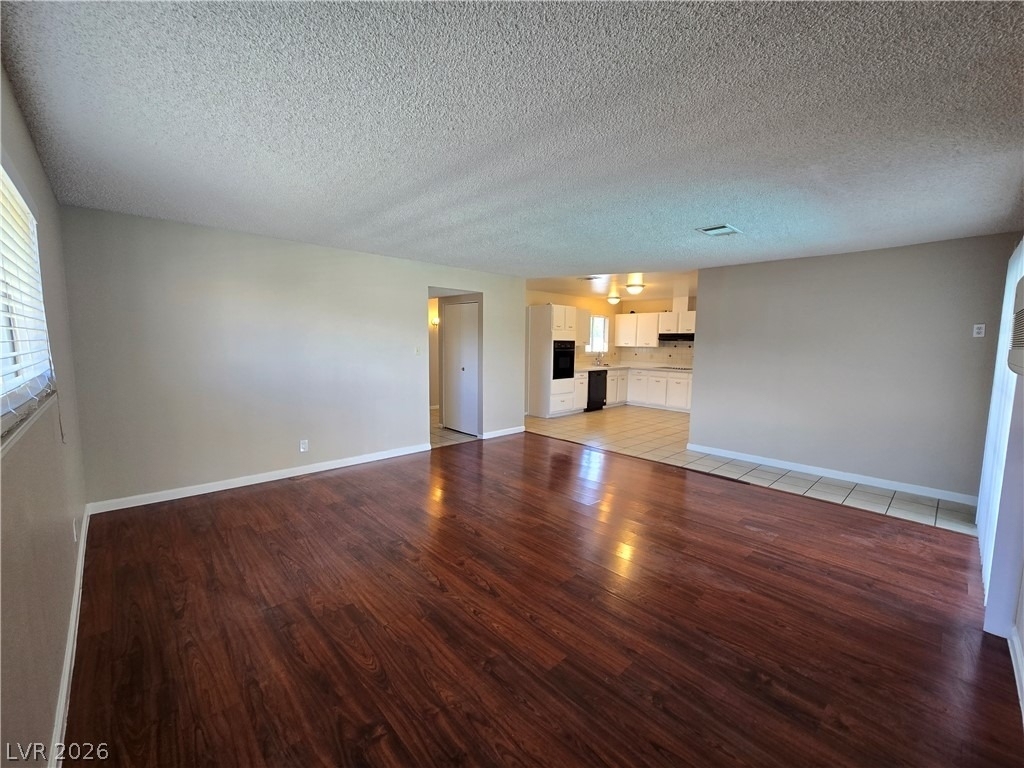 6508 Mecham Avenue - Photo 8
