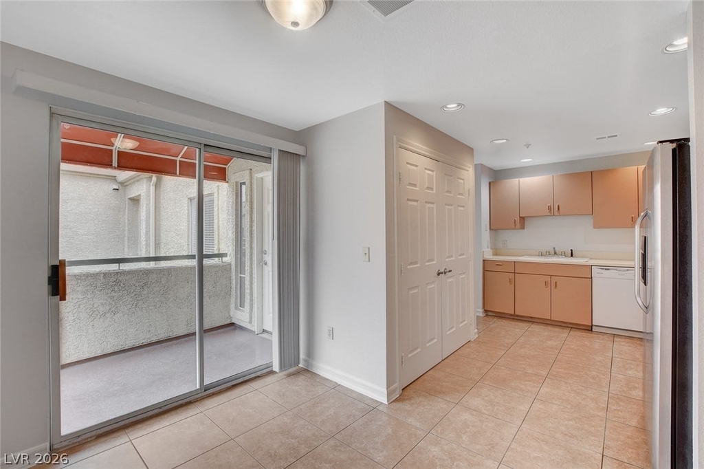 230 E Flamingo Road - Photo 13