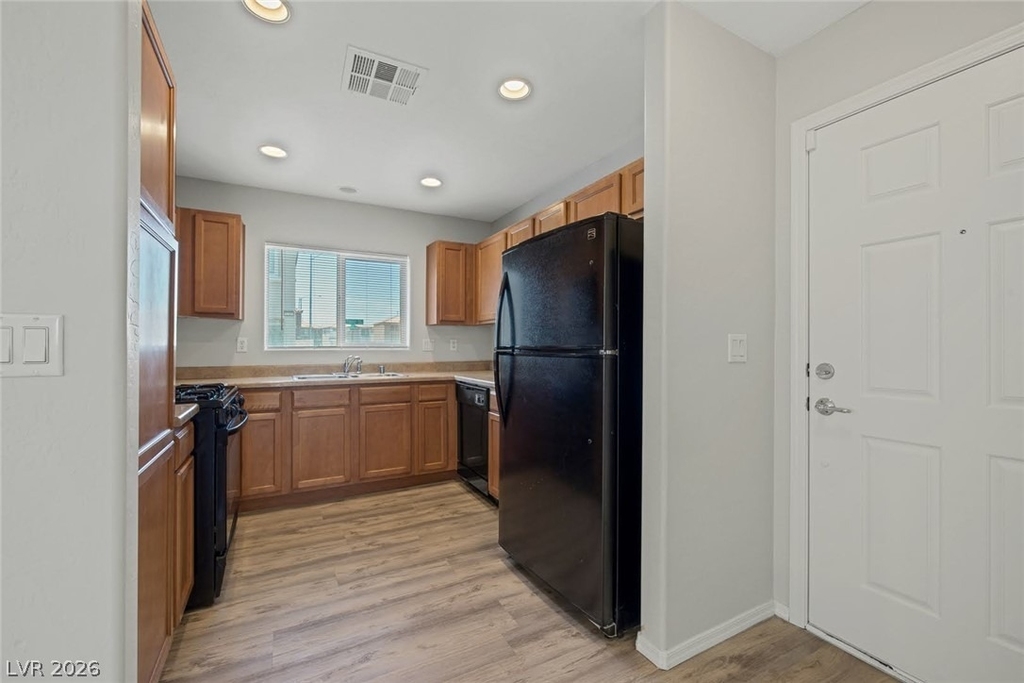 5244 Tipper Avenue - Photo 13