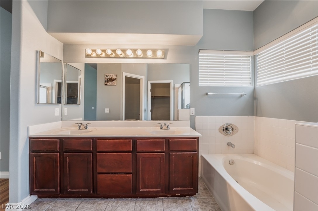 2462 Silver Blossom Lane - Photo 20