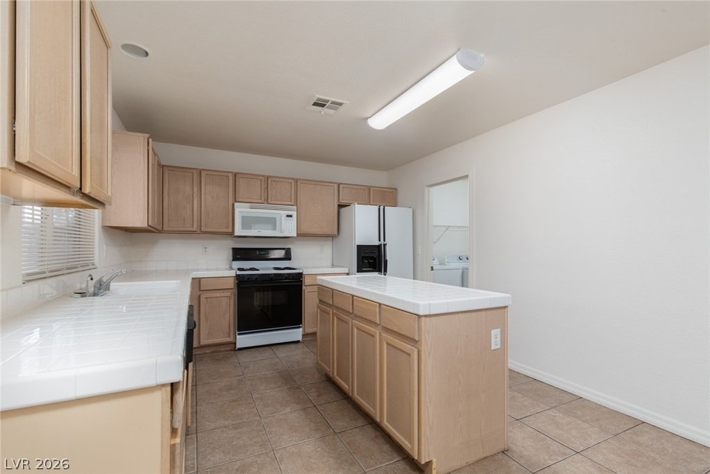 4346 Sunrise Shores Avenue - Photo 9