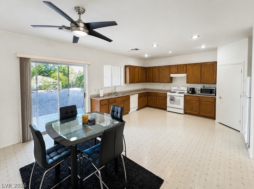 1935 Valley Center Drive - Photo 2