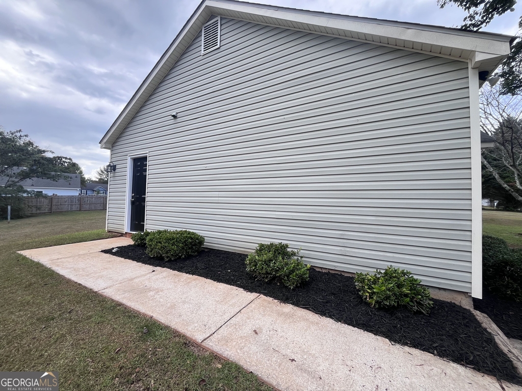 31 Oak Street - Photo 3