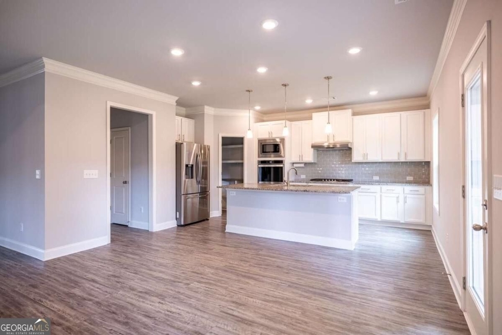 352 Newshaw Drive - Photo 4